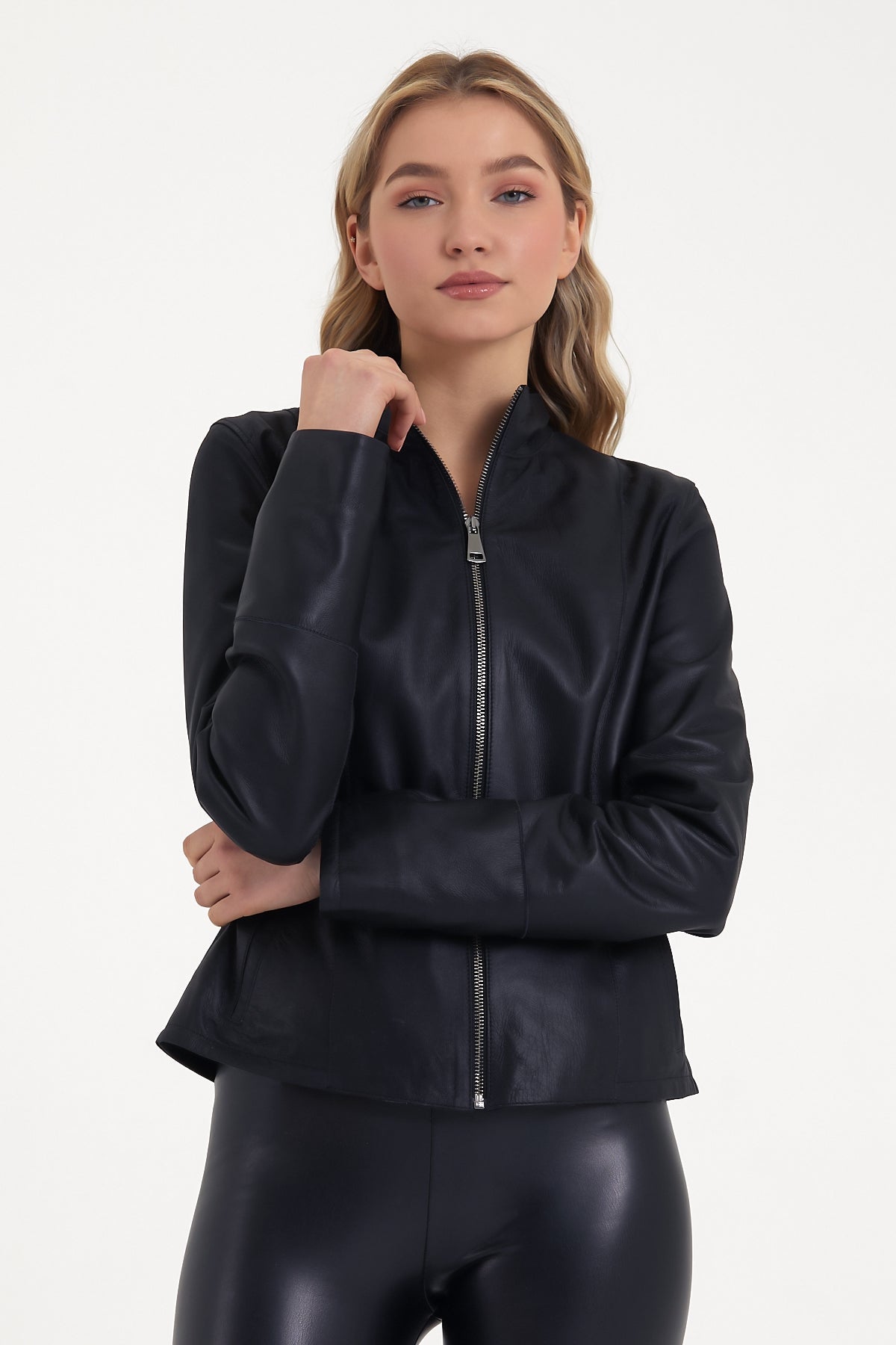 ZIP FRONT FITTED WOMAN LEATHER JACKET