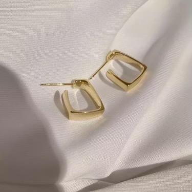 Gold square earring